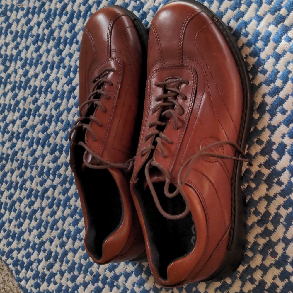 NWOT Ecco Brown men's casual dress shoes
